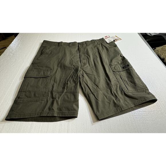 Wrangler‎ Men's Stretch Cargo Shorts Size 46 Dusty Olive Ripstop - Picture 1 of 4